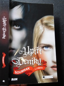 náhled knihy - Upíří deníky. Soumrak