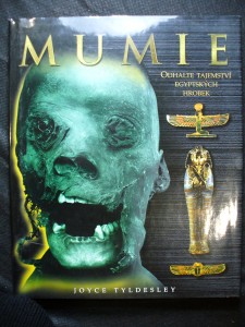 náhled knihy - Mumie : odhalte tajemství egyptských hrobek