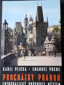 náhled knihy - Procházky Prahou : fotografický průvodce městem
