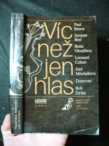 náhled knihy - Víc než jen hlas : Paul Simon, Jacques Brel, Bulat Okudžava, Leonard Cohen, Joni Mitchellová, Donovan, Bob Dylan