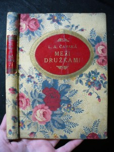 náhled knihy - Mezi družkami : dívčí román