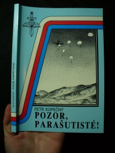 náhled knihy - Pozor, parašutisté! : vznik, vývoj a použití leteckých výsadků za 2. světové války