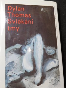 náhled knihy - Svlékání tmy : Výbor z veršů