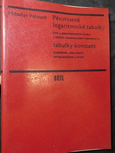 náhled knihy - Pětimístné logaritmické tabulky čísel a goniometrických funkcí s dalšími matematickými tabulkami a Tabulky konstant fyzikálních, chemických, astronomických a jiných : Určeno žákům všeobec. vzdělávacích škol a stř. prům. škol, posl. vys. škol techn. a přírodovědckého směru