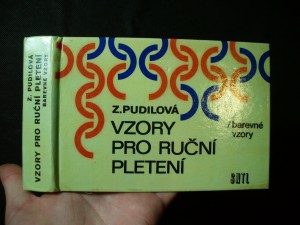 náhled knihy - Vzory pro ruční pletení : barevné vzory