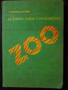 náhled knihy - Ze života zvířat v Pražské zoo : povídka o zvířatech v přírodě i v zoologické zahradě s barevnými i černými fotografiemi Dr. V.J. Staňka