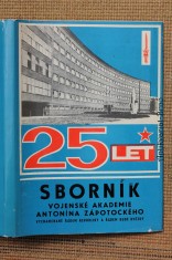 náhled knihy - Sborník Vojenské akademie Antonína Zápotockého vyznamenané Řádem republiky a Řádem Rudé hvězdy