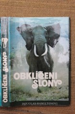 náhled knihy - Obklíčeni slony