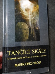 náhled knihy - Tančící skály : o vývoji života na Zemi, o člověku a o Bohu