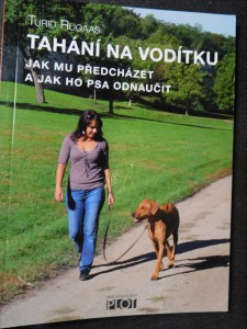 náhled knihy - Tahání na vodítku : jak mu předcházet a jak ho psa odnaučit