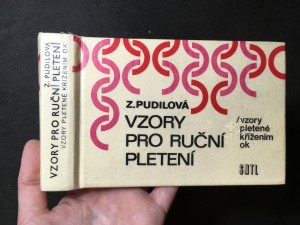 náhled knihy - Vzory pro ruční pletení: Vzory pletené křížením ok