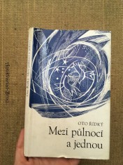 náhled knihy - Mezi půlnocí a jednou