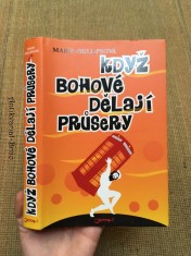 náhled knihy - Když bohové dělají průsery