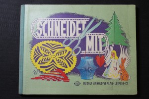 náhled knihy - Schneidet Mit. Eine methodische Anleitung für den Umgang mit Papier und Schere