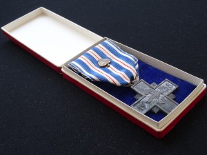 náhled knihy - Pamětní odznak SNG - Kříž za věrné služby 1938
