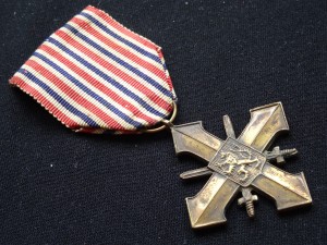 náhled knihy - Československý válečný kříž z roku 1939