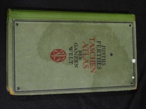 náhled knihy - Justus Perthes Taschen Atlas der ganzen Welt