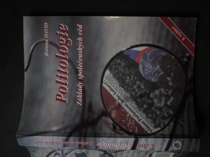náhled knihy - Politologie : základy společenských věd