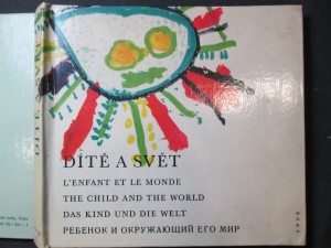 náhled knihy - Dítě a svět : kresby dětí z celého světa
