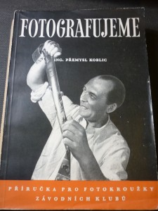 náhled knihy - Fotografujeme : Příručka pro fotokroužky závodních klubů