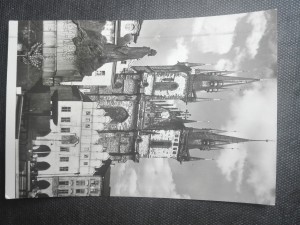 náhled knihy - Praha - Husův pomník na Staroměstském náměstí v pozadí Týnský chrám