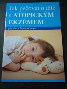 náhled knihy - jak pečovat o dítě s atopickým ekzémem
