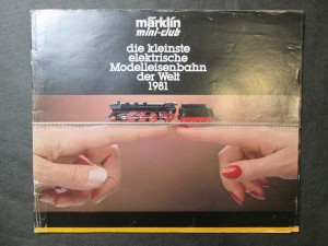 náhled knihy - Märklin mini-club. Die kleinste elektrische Modelleisenbahn der Welt 1981