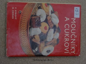náhled knihy - Moučníky a cukroví