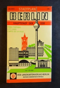 náhled knihy - Stadtplan Berlin Hauptstadt der DDR (1: 25 000)