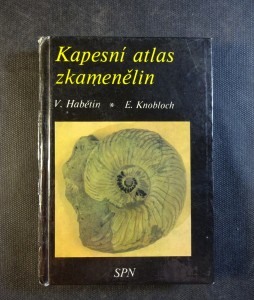 náhled knihy - Kapesní atlas zkamenělin
