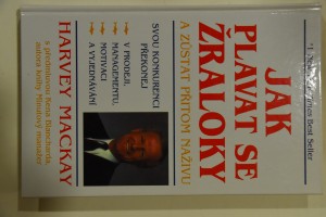 náhled knihy - Jak plavat se žraloky a zůstat přitom naživu