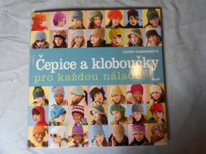 náhled knihy - Čepice a kloboučky pro každou náladu