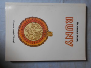 náhled knihy - Runy : písmo a magie Vikingů