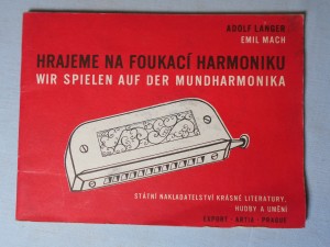 náhled knihy - Hrajeme na foukací harmoniku instruktivní příručka pro hru na jednorejstříkovou harmoniku = Wir spielen auf der Mundharmonika : instruktive Broschüre für das Spiel auf der Chromonika mit einem Register