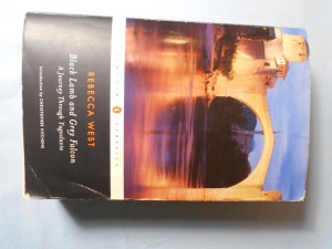 náhled knihy - Black lamb and grey falcon : a journey through Yugoslavia