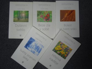 náhled knihy - Beze zla v sobě, Světlý plamen lásky, Bolest ve tvém srdci, Hřejivá naděje, Duševní světlo