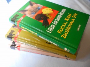náhled knihy - Kočka, která zbožňovala sýr; Kočka, která vyloupila banku; Kočka, která stopovala zloděje