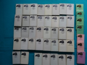 náhled knihy - Antická knihovna, 45 titulů. HOMÉRŠTÍ HRDINOVÉ VE VZPOMÍNKÁCH VĒKŮ TAJEMSTVÍ PAPYRÜ CLAUDIANUS UNOS PROSERPINY MARCUS AURELIUS HOVORY K SOBĚ LÚKÁNOS ŠLEHY A ÚSMĚVY XENOFÓN O KÝROVÉ VYCHOVÁNÍ CICERO O POVINNOSTECH VERGILIUS AENEIS LISTY HETÉR PETRONIUS SATIRIKON EPIKTETOS RUKOJET ROZPRAVY LIVIUS DĖJINY TITUS LUCRETIUS CARUS O PŘÍRODE IUVENALIS SATIRY ARRIÁNOS TAŽENÍ ALEXANDRA VELIKÉHO XENOFÓN VZPOMÍNKY NA SÓKRATA GAIUS IULIUS CAESAR VÁLEČNÉ PAMĚTI LIVIUS DĚJINY ||-|||| PĒVCI LÁSKY PLINIUS STARŠÍ KAPITOLY O PŘÍRODĚ PAUSANIAS CESTA PO ŘECKU I LIVIUS DĖJINY IV|| APULEIUS ZLATY OSEL| PAUSANIÁS CESTA PO ŘECKU II SUETONIUS ŽIVOTOPISY, OVIDIUS PROMĚNY ARTEMIDÓROS SNÁŘ TACITUS LETOPISY LIVIUS DĖJINY V SOFOKLÉS TRAGÉDIE HÉRÓDIANOS RÍM PO MARKU AURELIOVI TACITUS Z DĚJIN CÍSAŘSKÉHO ŘÍMA| CICERO TUSKULSKÉ HOVORY LUCANUS FARSALSKÉ POLE LIVIUS DĒJINY VI| SVĚT EZOPSKÝCH BAJEK ANTICKÉ VÁLEČNÉ UMĚNÍ PÍSNĚ PASTVIN A LESU PLAUTUS AMFITRYON A JINÉ KOMEDIE VITRUVIUS DESET KNIH O ARCHITEKTURE RECTÍ ATOMISTÉ NEJSTARSI RECKA LYRIKA