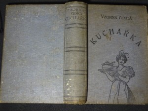 náhled knihy - Vzorná česká kuchařka : Úprava všech druhů pokrmů a nápojů, dle nejlepších spisů Rettigové., Hansgirgové, Domácnosti, Bauerové, Titusové a za přispění mnoha osvědčených kuchařek českých (1904)