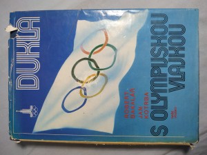 náhled knihy - Dukla s olympijskou vlajkou