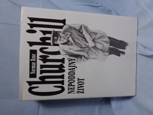 náhled knihy - Churchill : nepoddajný život