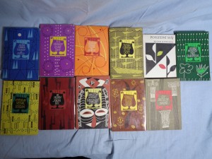 náhled knihy - Sbírka svazku Květy Poezie - Milan Kundera - Poslední máj, Eduartd Bagrickij - Thyl Ulenspiegel, Vítězslav Nezval - Edison, František Hrubín - Jobova noc, Langston Hughes - Harlemský zpěvník, Robinson Jeffers - Hřebec Grošák, Gaius Valerius Katullus - Básně, Vilém závada - Vzduch a světlo, N. A. Někrasov - Ruské ženy, Jindřich Hořejší - Hudba na náměstí, Tristan Corbiere - Žluté lásky