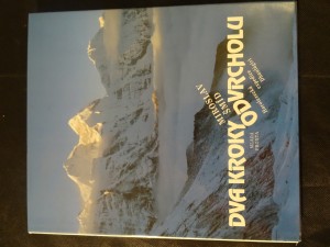 náhled knihy - Dva kroky od vrcholu : horolezecká expedice Dhaulágiri 1984