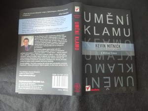 náhled knihy - Umění klamu : nejslavnější hacker na světě