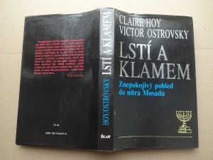 náhled knihy - Lstí a klamem : znepokojivý pohled do nitra Mosadu