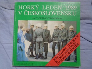 náhled knihy - Horký leden 1989 v Československu: mimořádná publikace k znovuobnovení časopisu Reportér