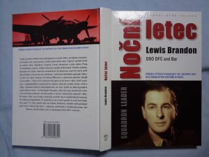náhled knihy - Noční letec: příběh vítězství Mosquit 100. skupiny RAF nad německými nočními stíhači