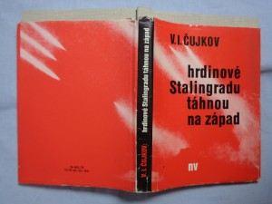 náhled knihy - Hrdinové Stalingradu táhnou na západ