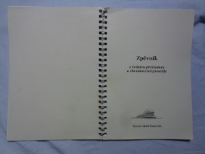 náhled knihy - Zpěvník s českým překladem a chrámovými pravidly