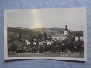náhled knihy - Vsetín: Horní město, v pozadí Křížový (fotopohlednice)